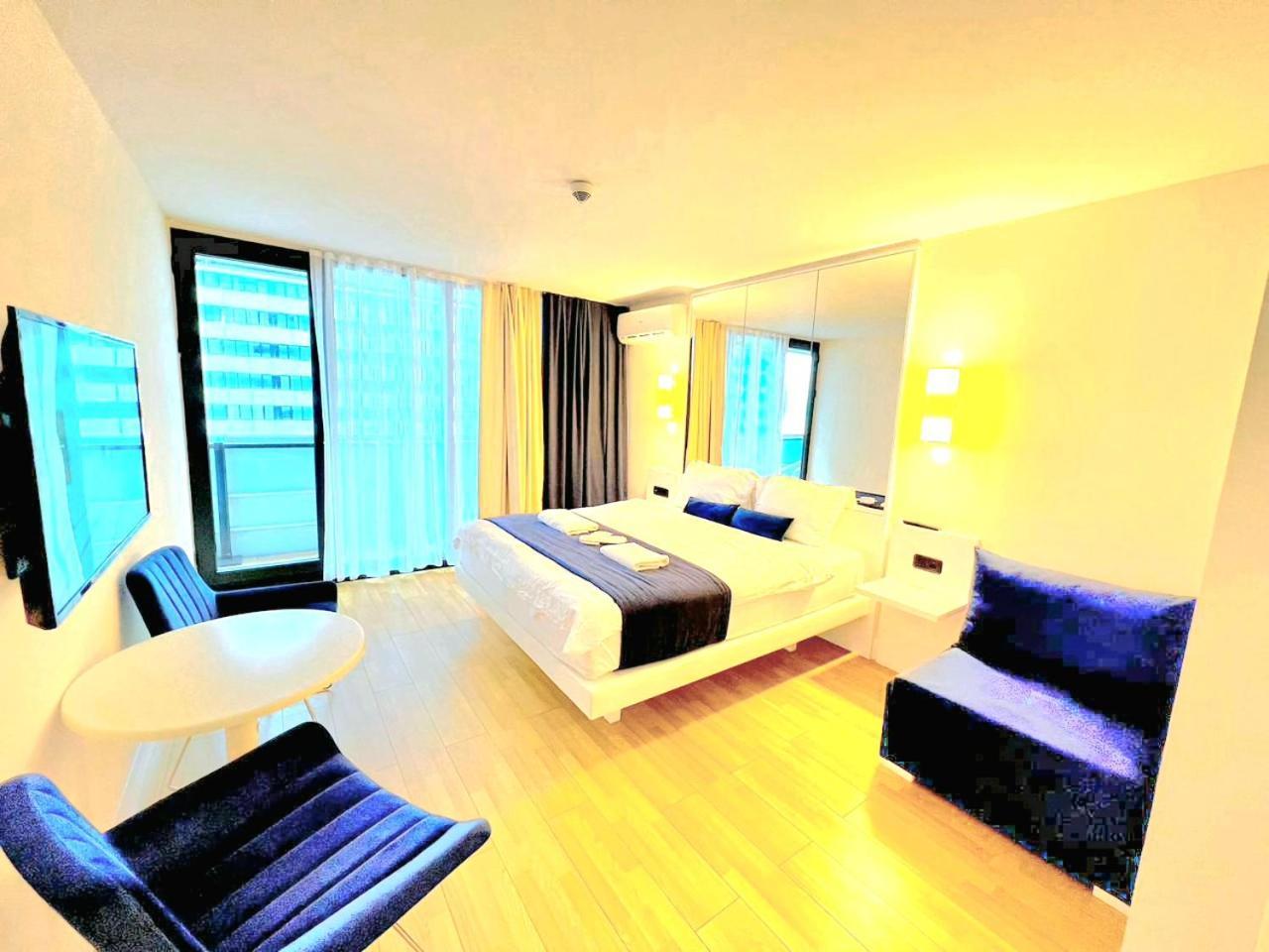 Appartamento Orbi City A D Batumi Esterno foto