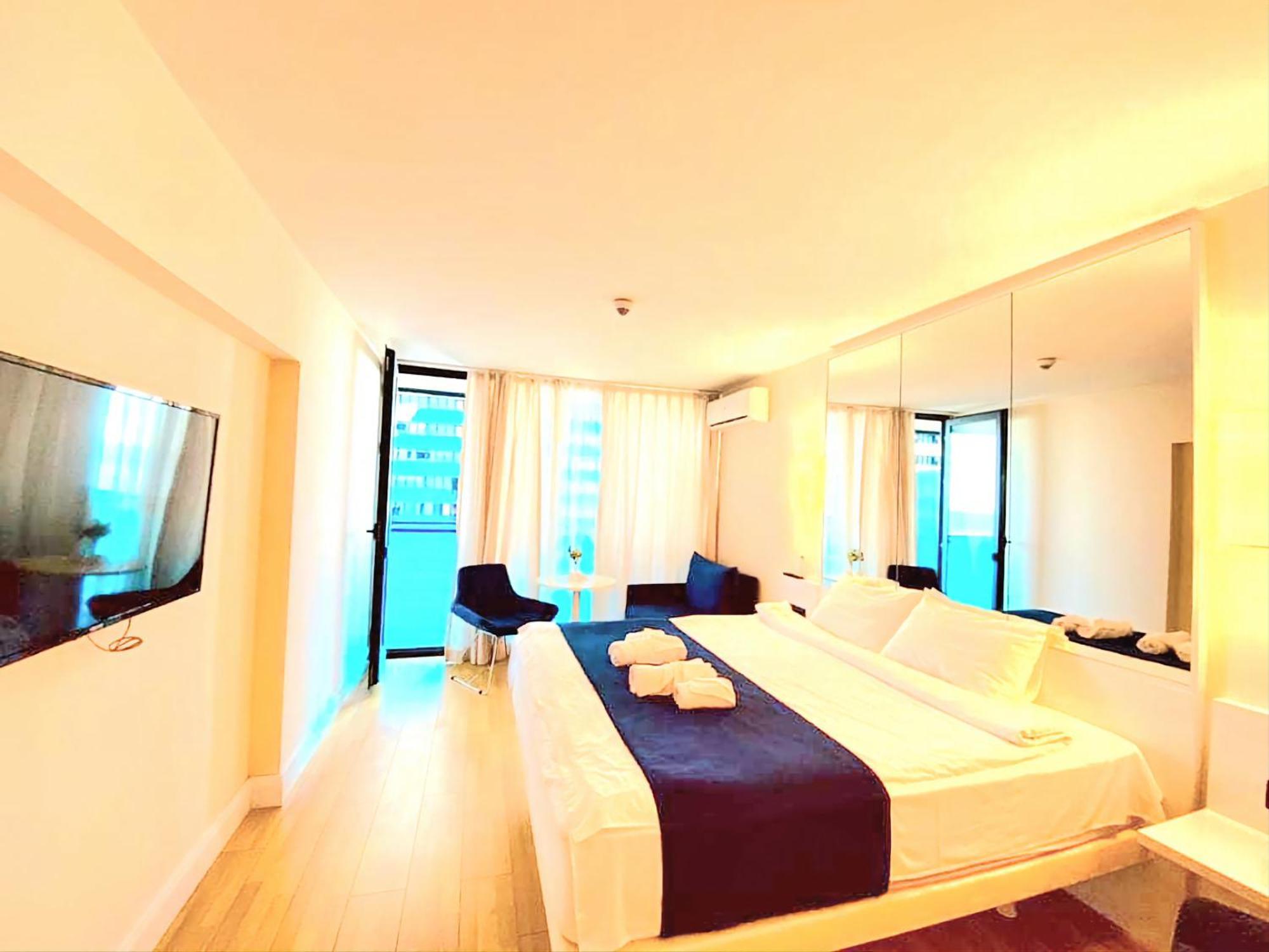 Appartamento Orbi City A D Batumi Esterno foto