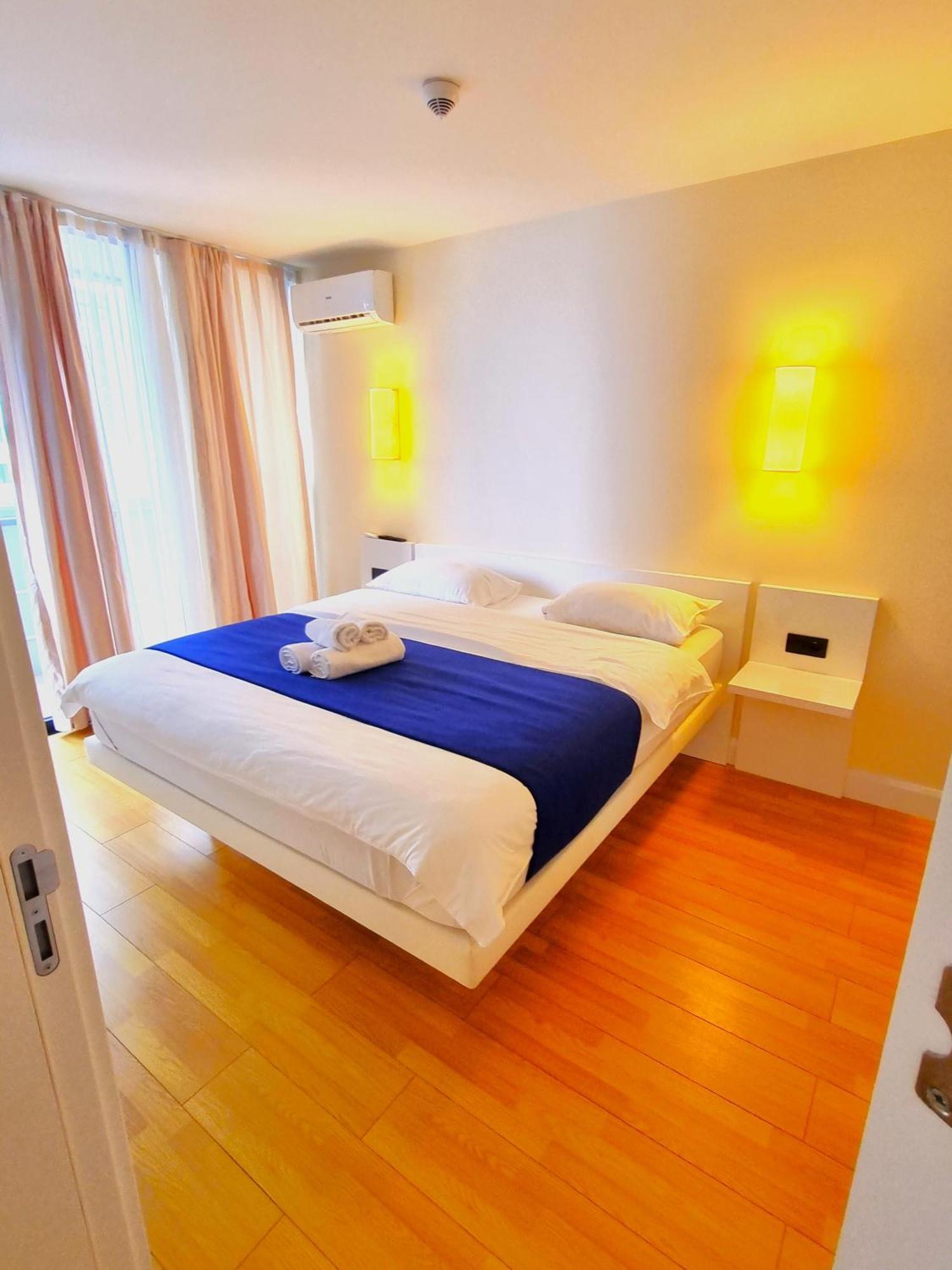 Appartamento Orbi City A D Batumi Esterno foto