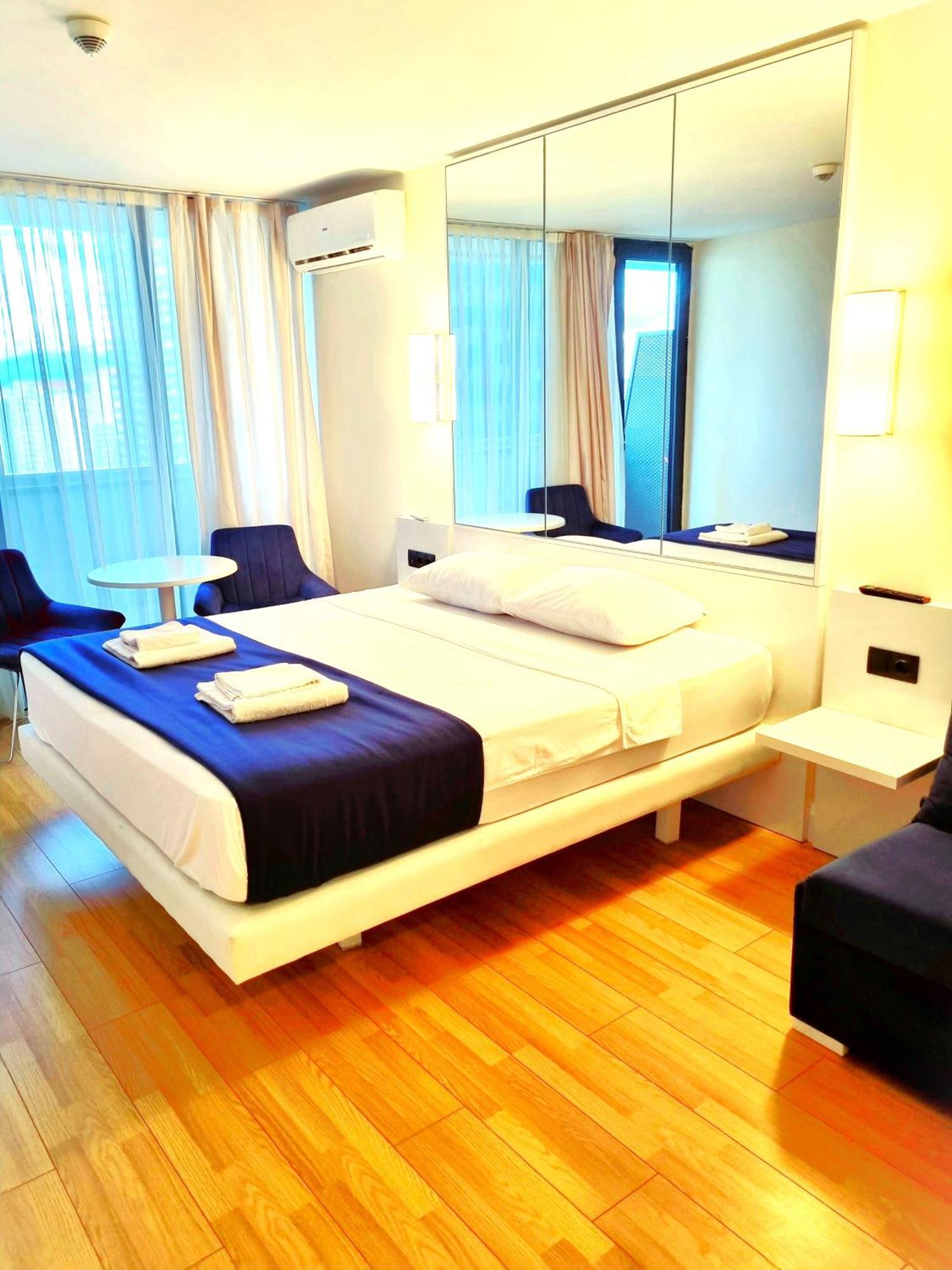 Appartamento Orbi City A D Batumi Esterno foto