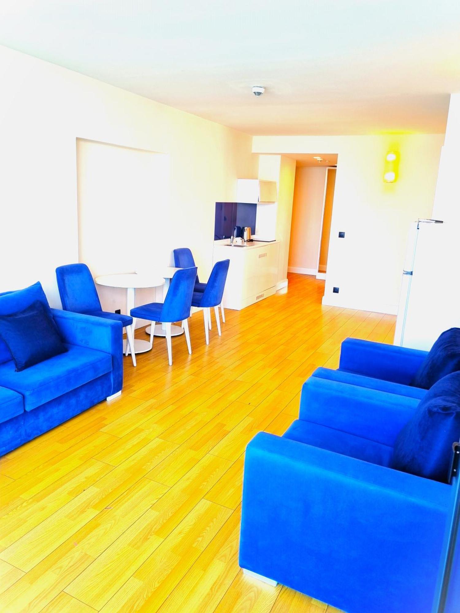 Appartamento Orbi City A D Batumi Esterno foto