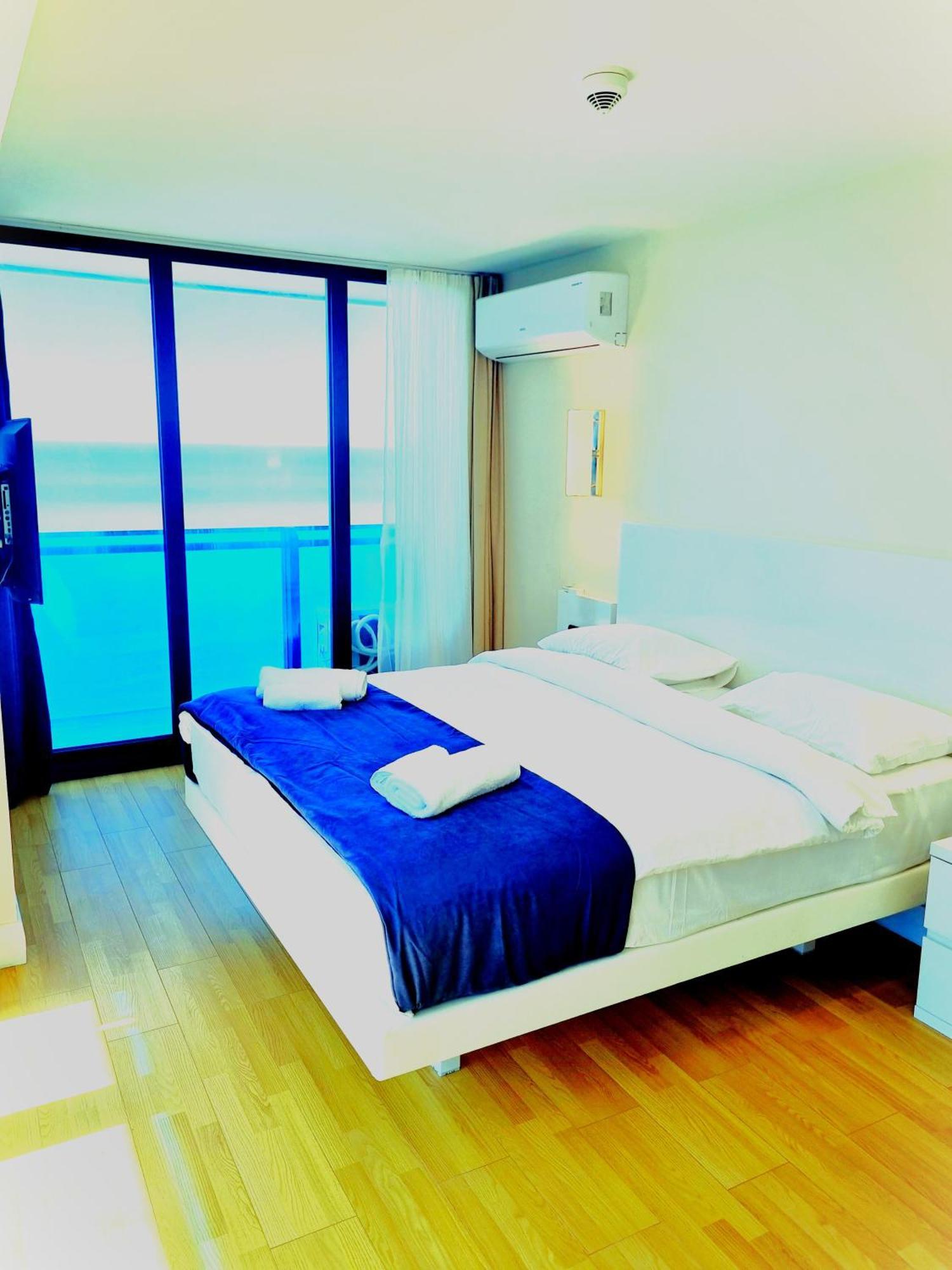 Appartamento Orbi City A D Batumi Esterno foto