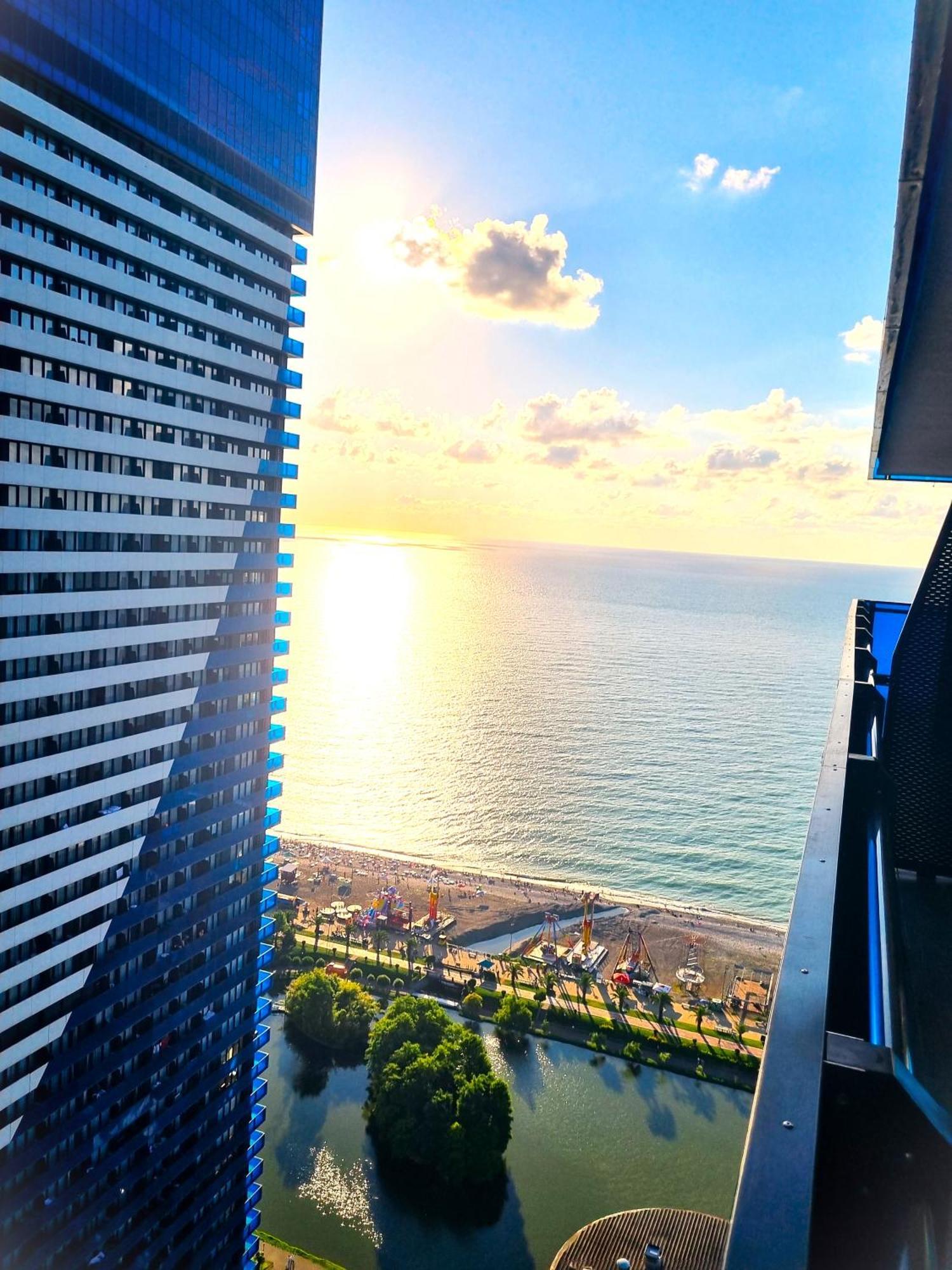 Appartamento Orbi City A D Batumi Esterno foto